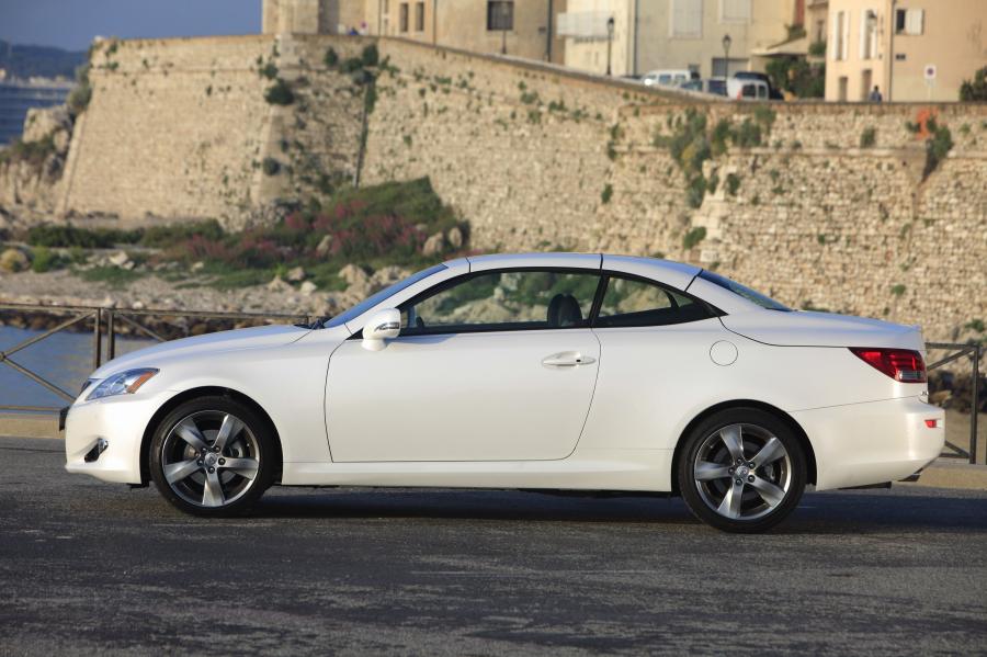 Lexus IS250C 2008 года  (фото 57 из 113)